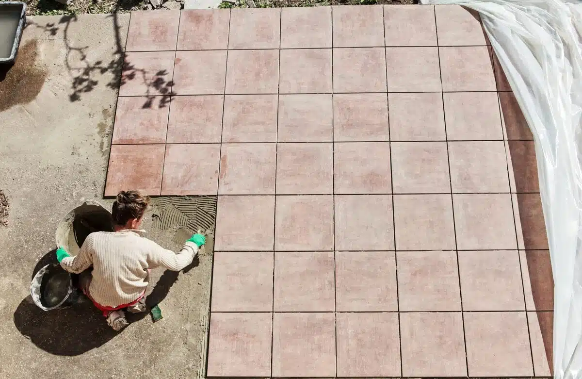 À qui faire appel pour rénover votre terrasse ?